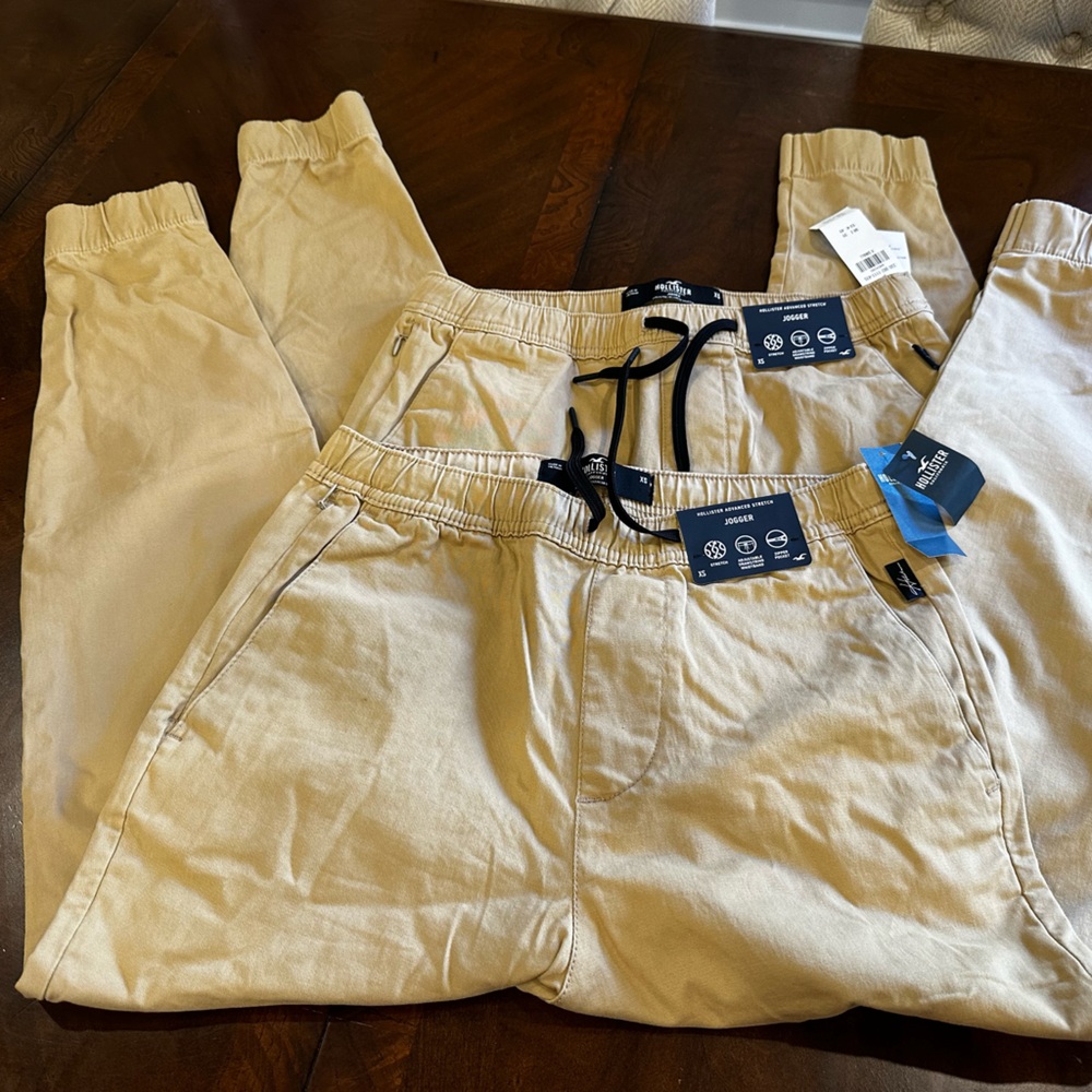 Twill Stretchy Khaki Joggers from Hollister Size XSmall Men’s